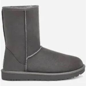 UGG Women’s Classic Short Boot II Grey Size 6